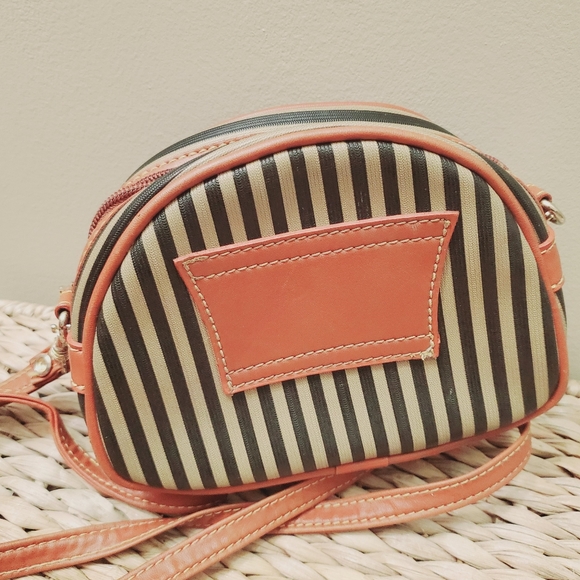 Chenson small crossbody bag rare - Picture 8 of 11